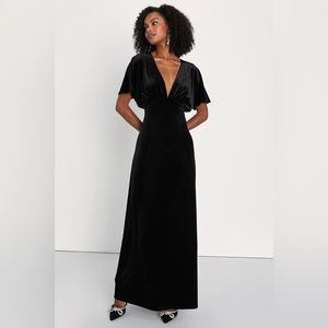 NWT LuLus black velvet gown